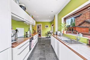 Breakfast Kitchen- click for photo gallery